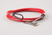 Bracelet Viking Hache en cuir rouge et en bronze plaqué argent 