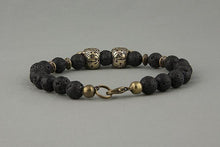 Bracelet en Perles de Lave et Têtes de Mort en Bronze